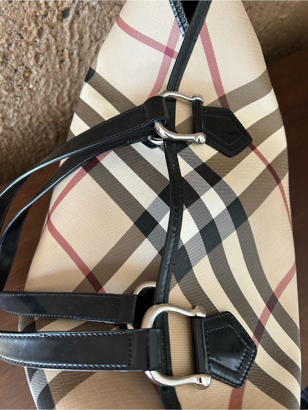 Burberry Classic Nova Check Large Tote Bag | Black Trim - Picture 13 of 16